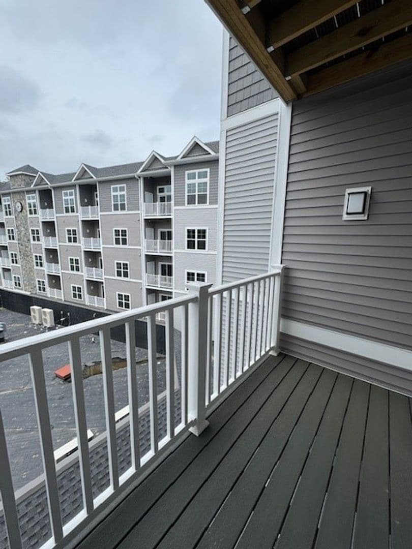 Shelton Apartment: 275 Coram Road