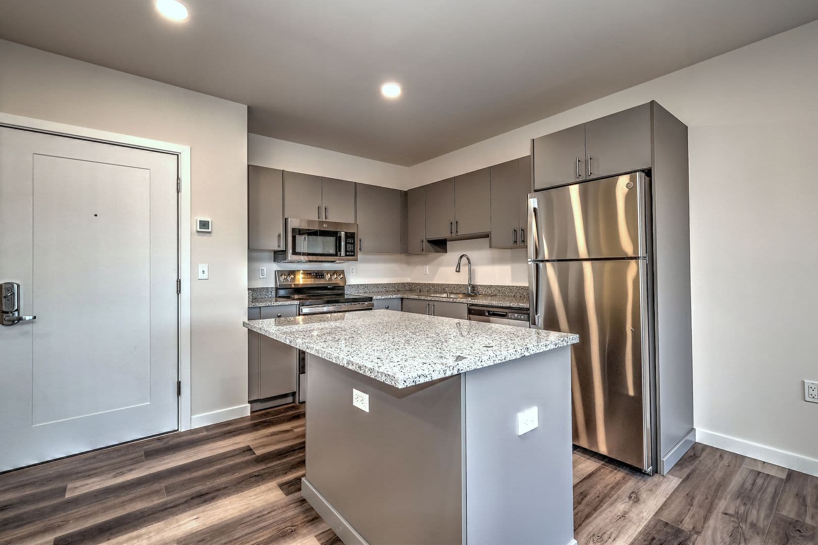Shelton Apartment: 275 Coram Road