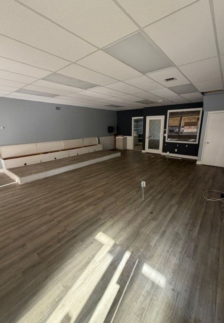 Shelton Apartment: 467 Howe Avenue