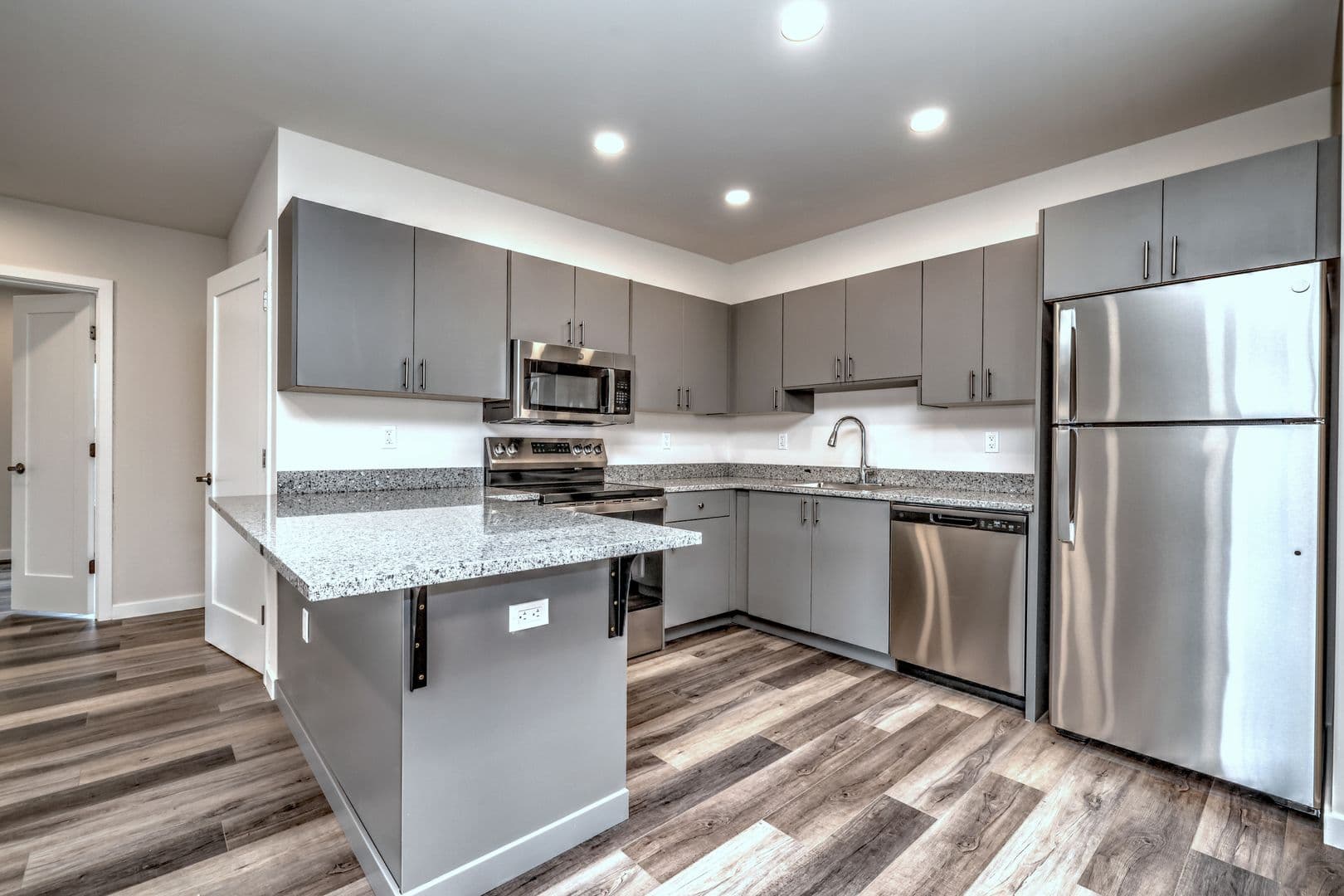 Shelton Apartment: 275 Coram Road