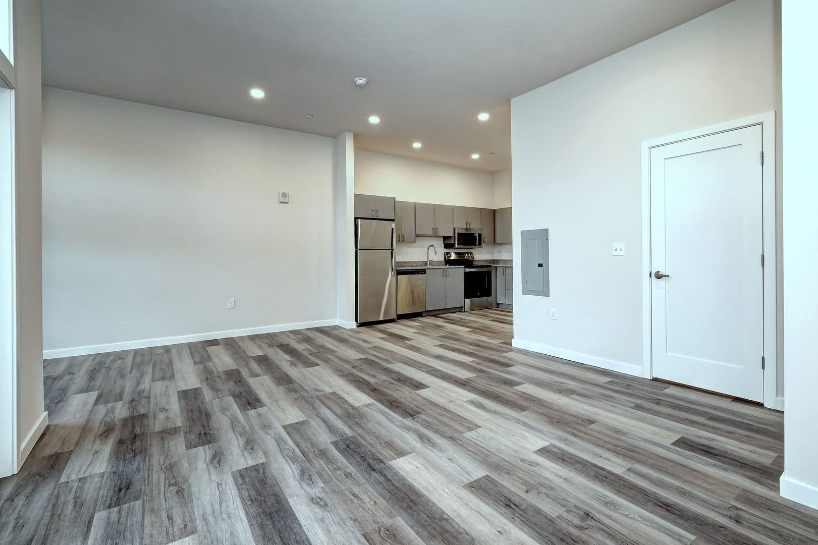 Shelton Apartment: 275 Coram Road