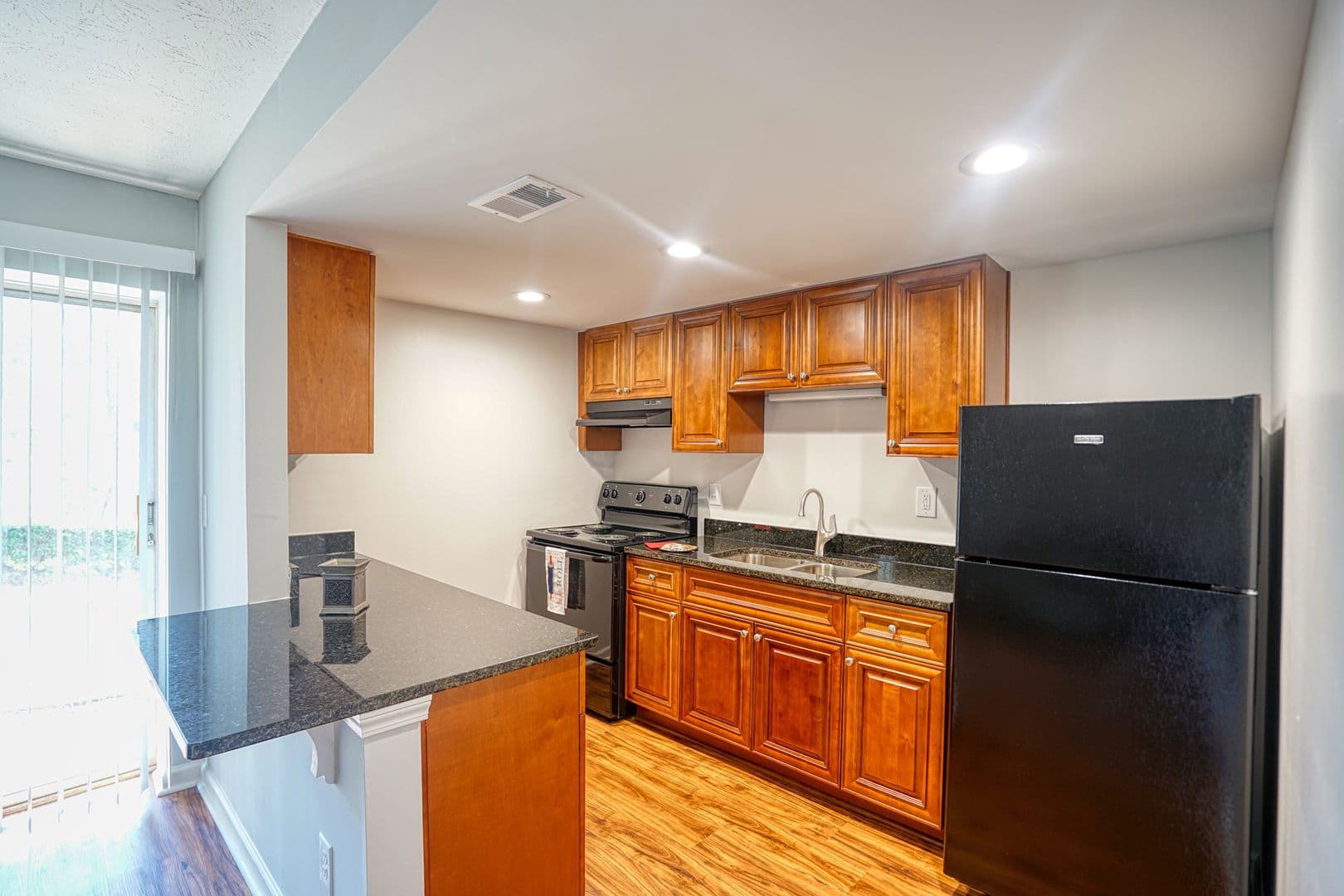Avondale Estates Apartment: 280 Northern Ave - Ofc