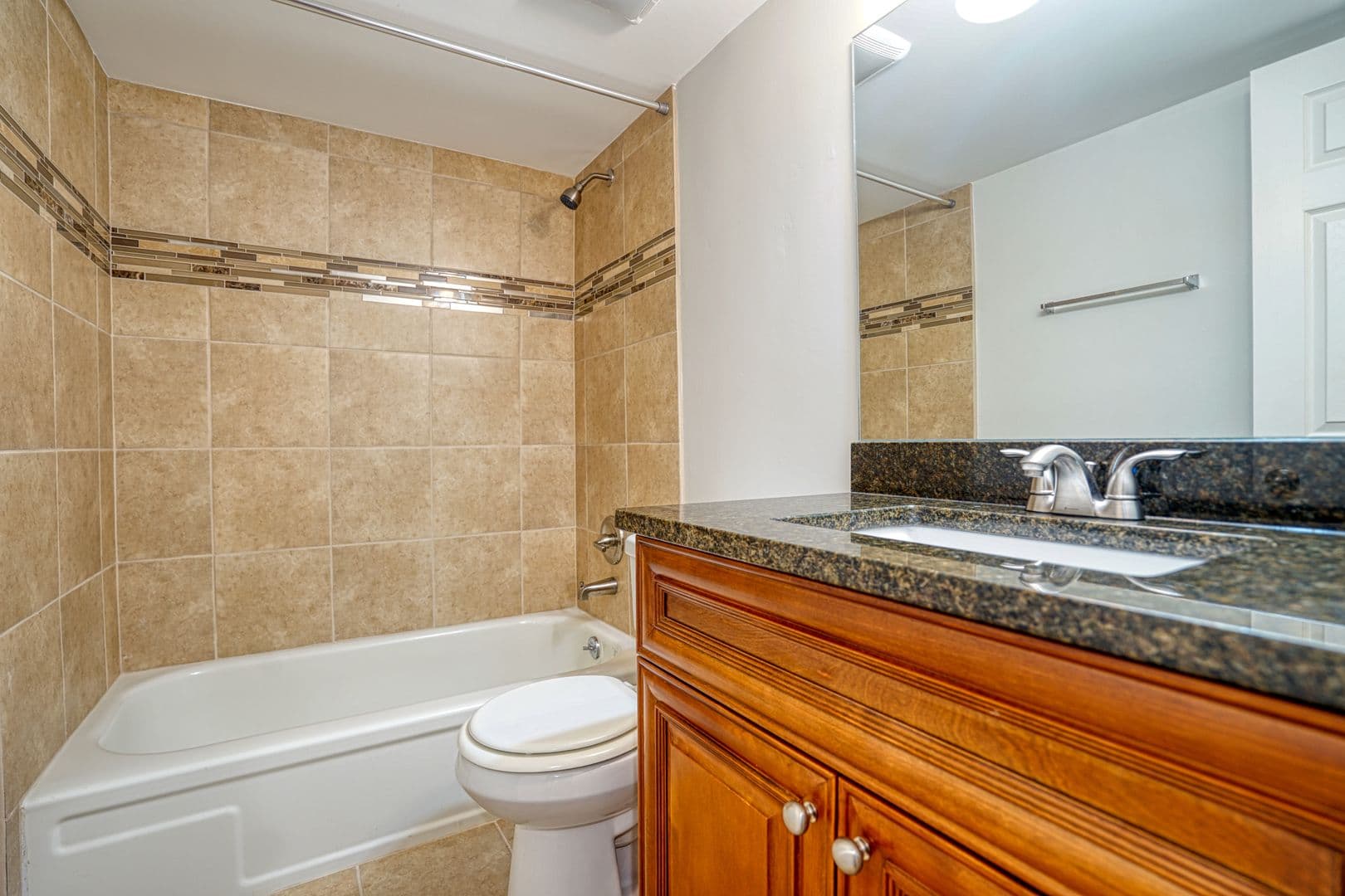 Avondale Estates Apartment: 280 Northern Ave - Ofc