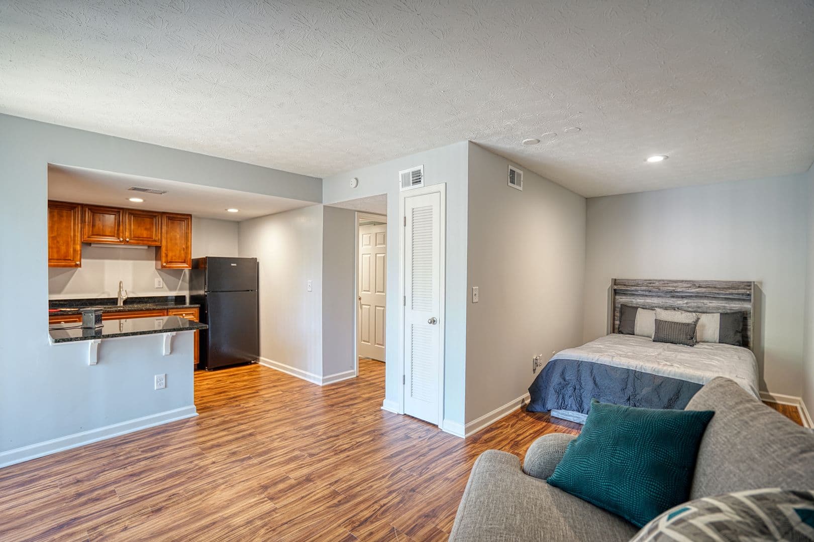 Avondale Estates Apartment: 280 Northern Ave - Ofc
