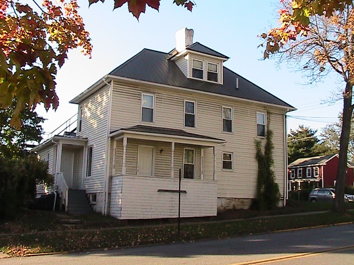 Indiana Apartment: 402 apt1-4 Water St