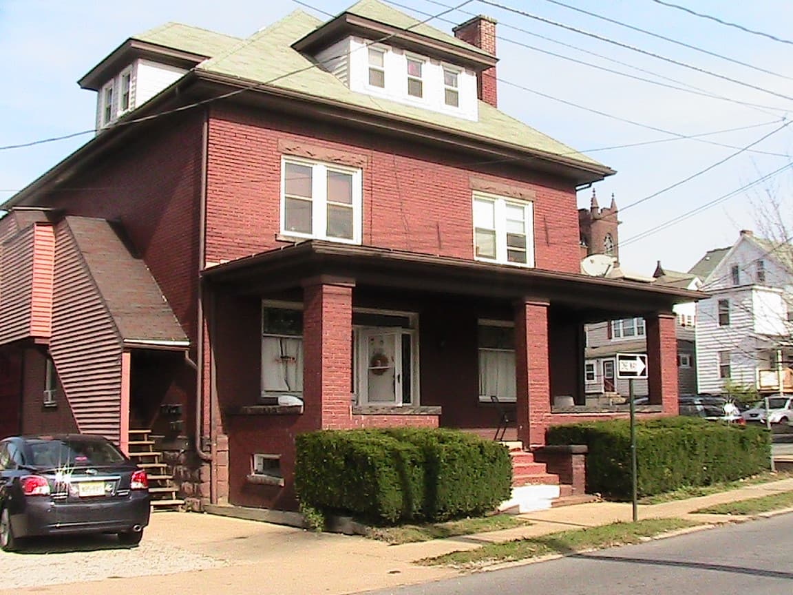 Indiana Apartment: 717 apt A-D School St.