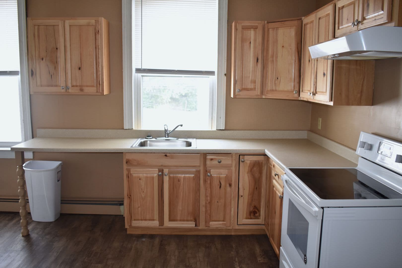 Indiana Apartment: 37 1/2 S 6th St