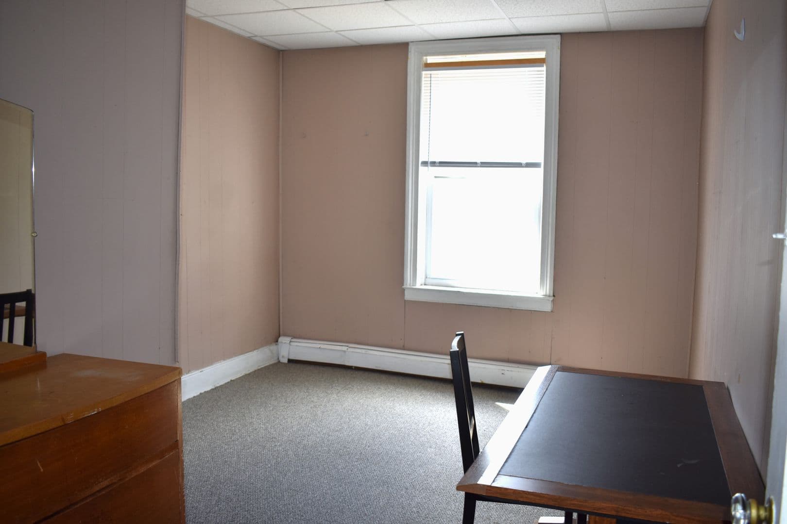 Indiana Apartment: 37 1/2 S 6th St