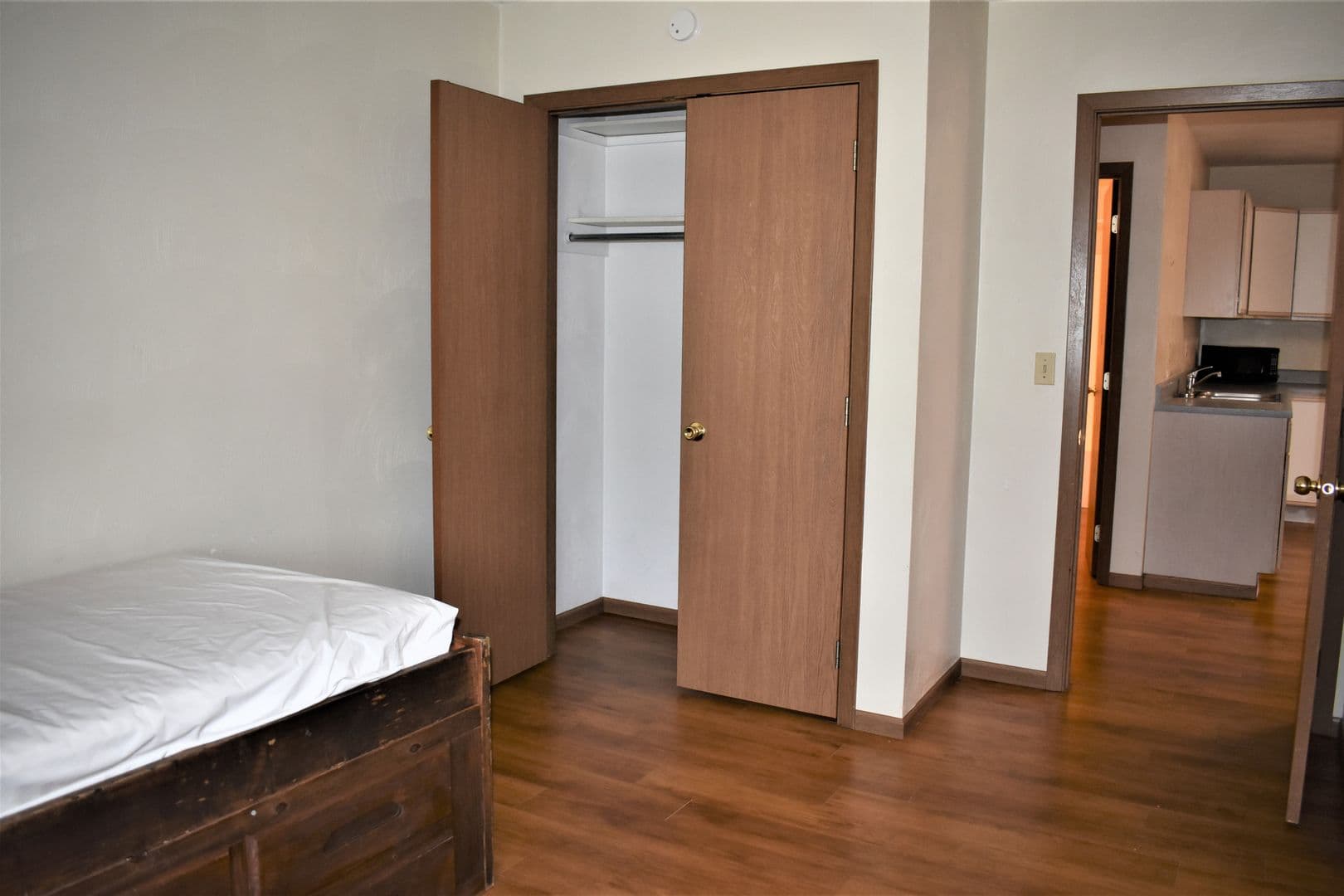 Indiana Apartment: 744 Locust St