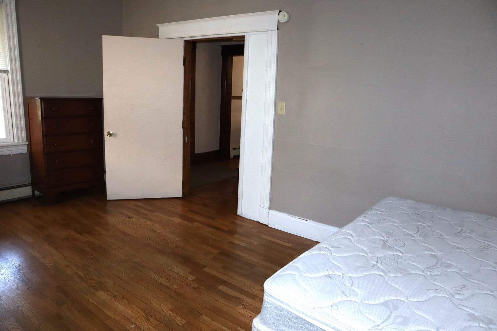 Indiana Apartment: 430 S6th St