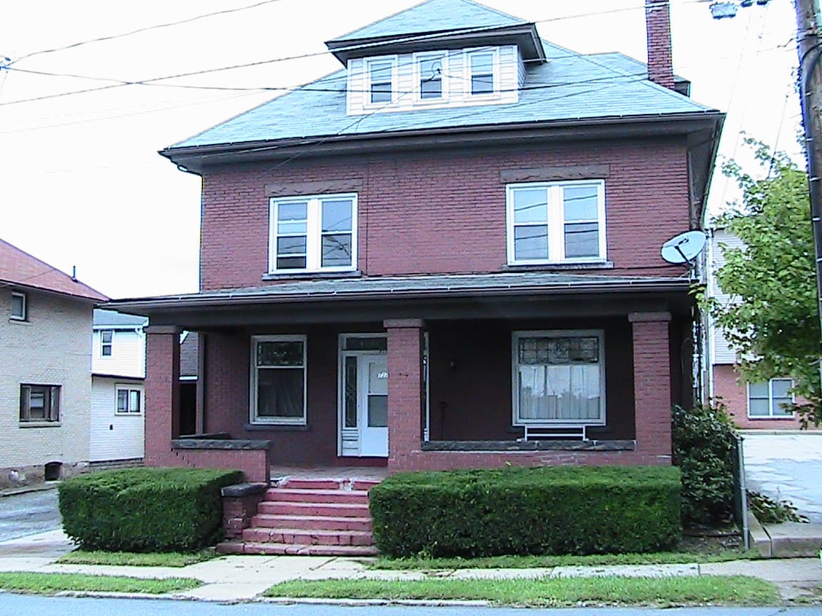 Indiana Apartment: 717 apt A-D School St.