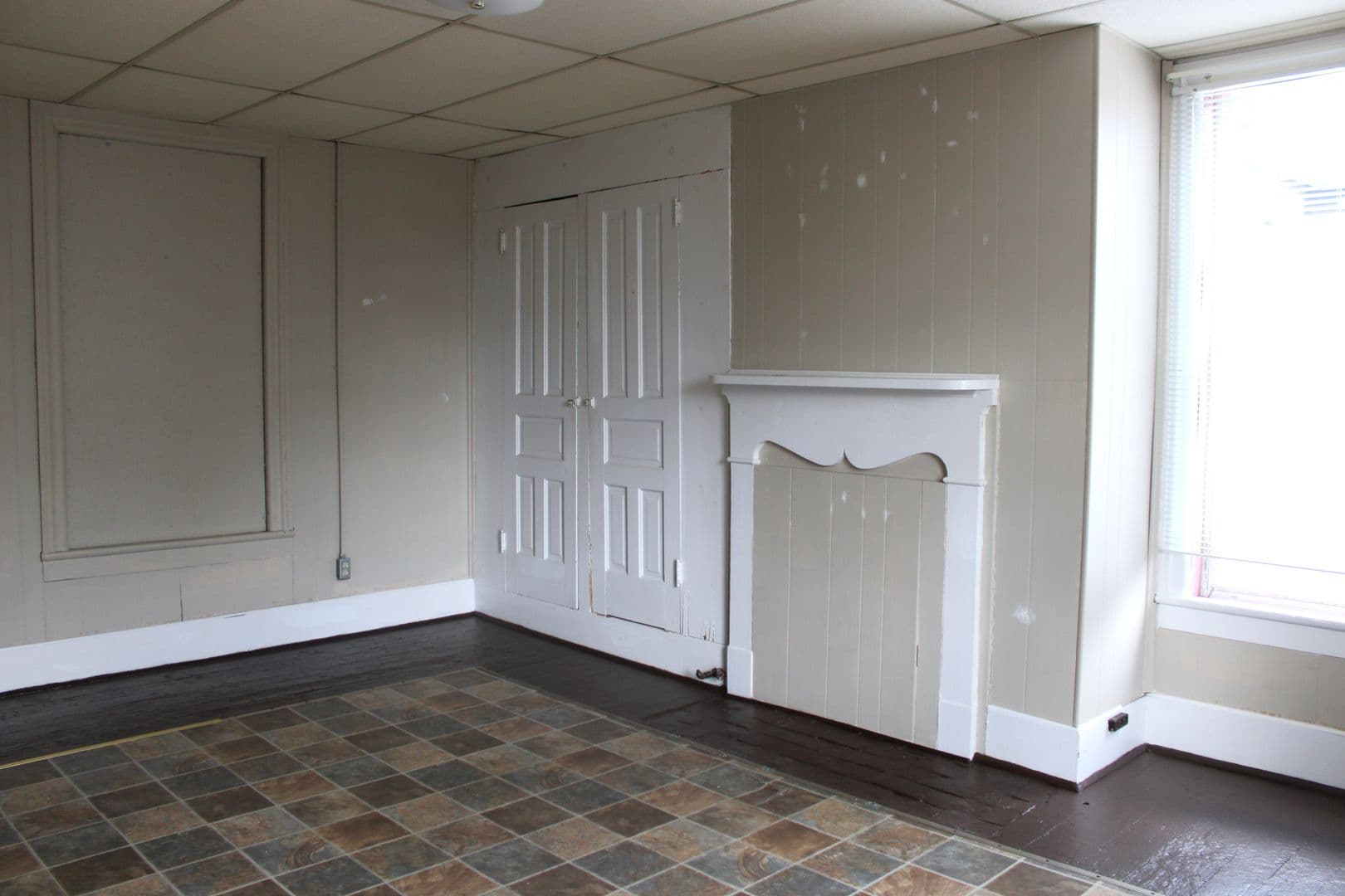 Indiana Apartment: 975 Church St