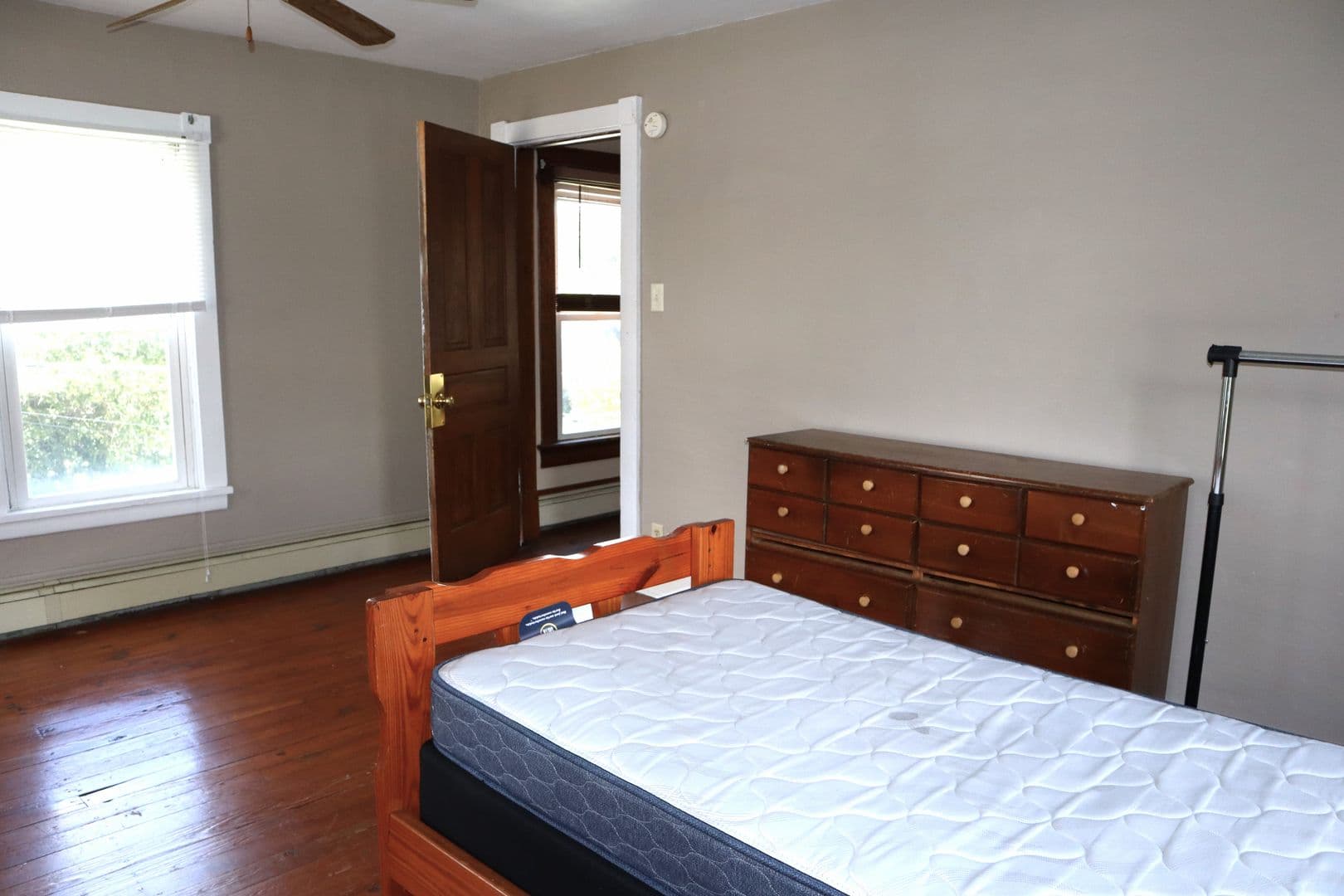 Indiana Apartment: 430 S6th St