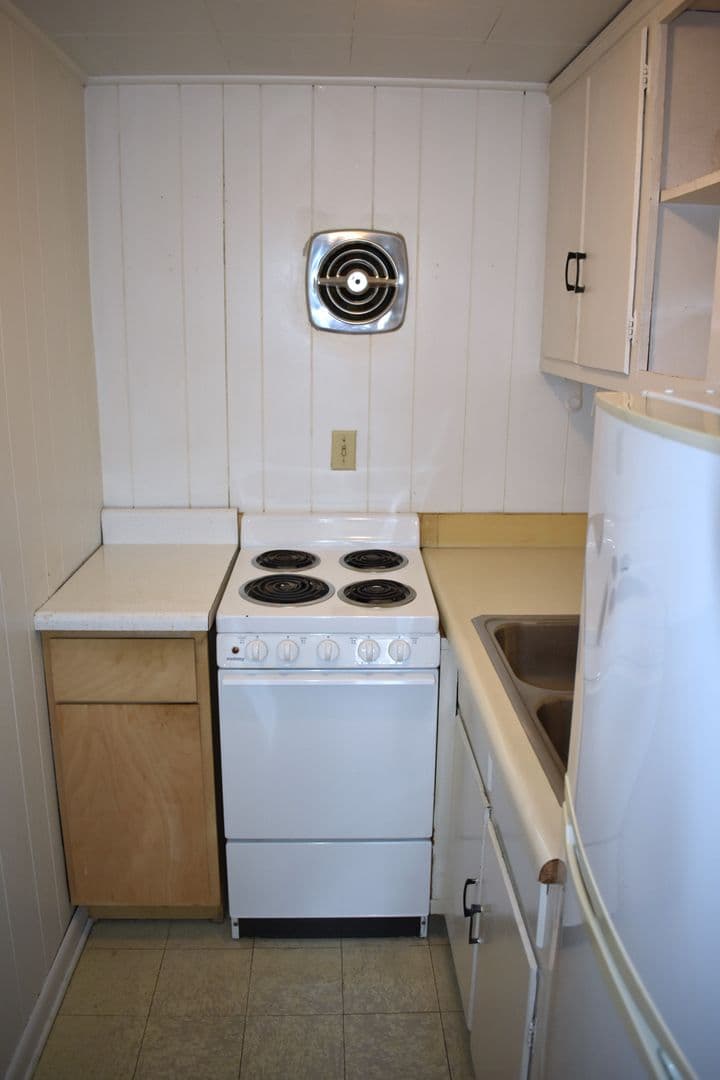 Indiana Apartment: 951 Church St
