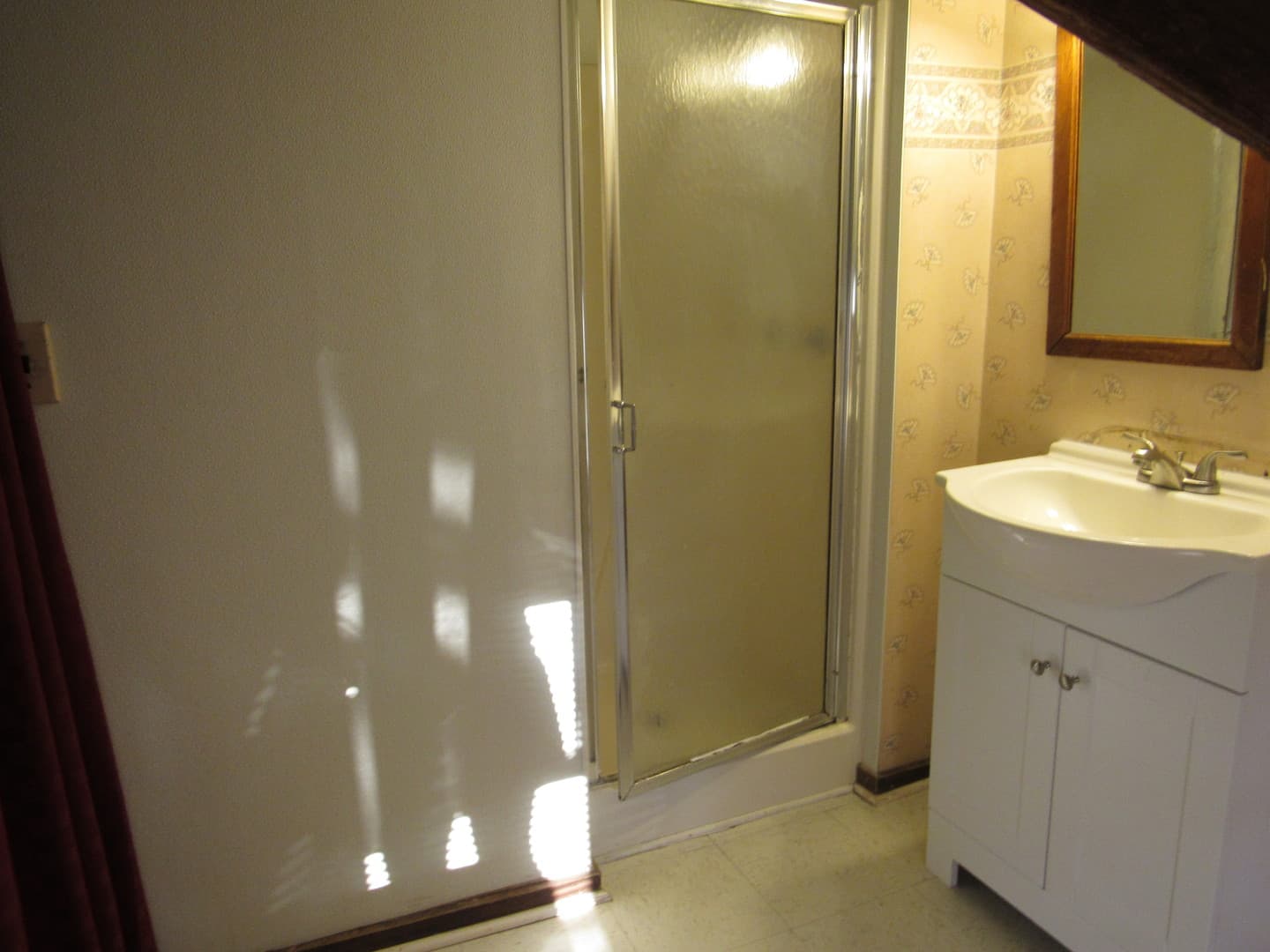 Indiana Apartment: 116 S10th St