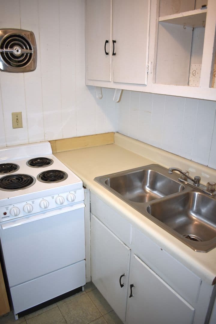 Indiana Apartment: 951 Church St