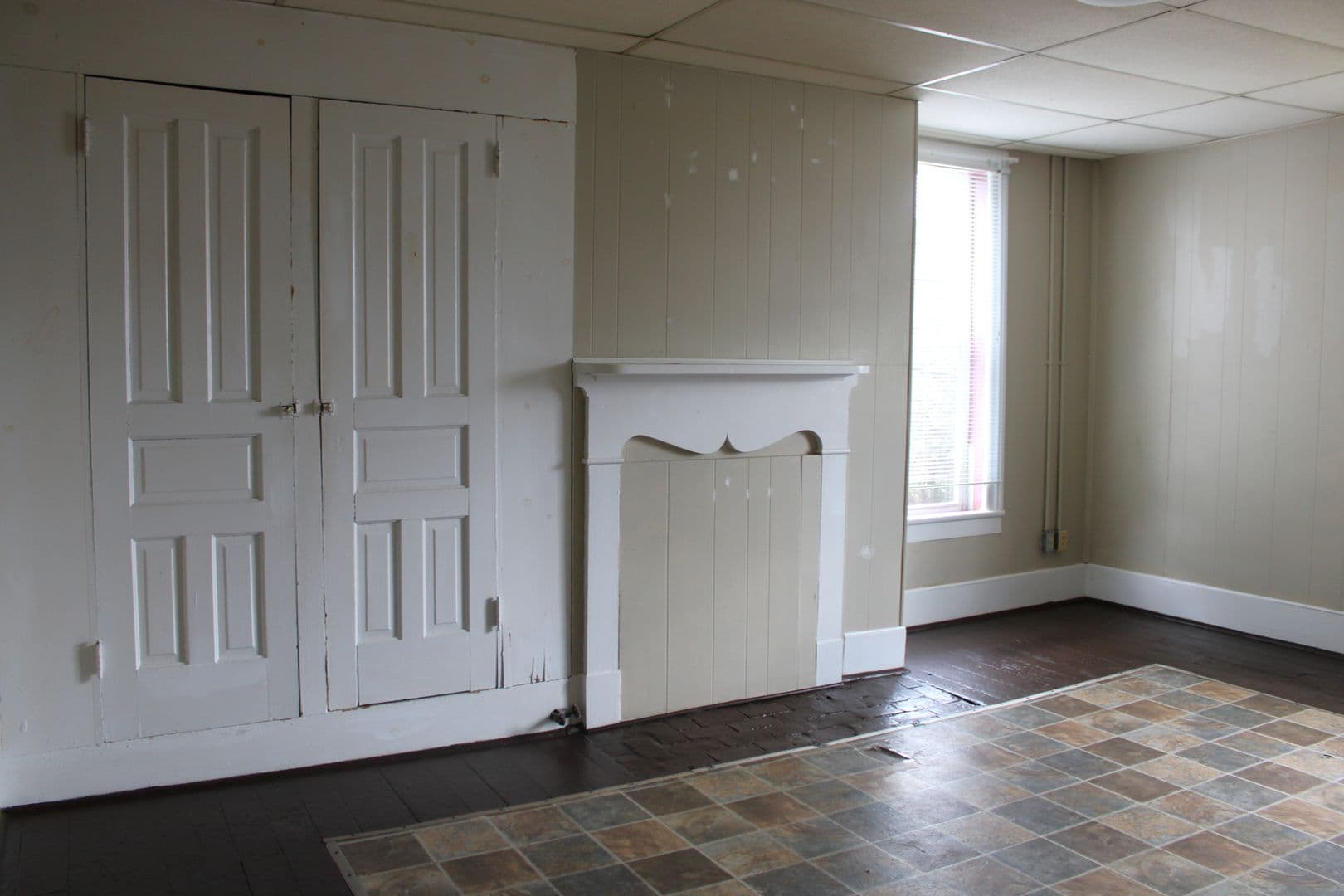 Indiana Apartment: 975 Church St