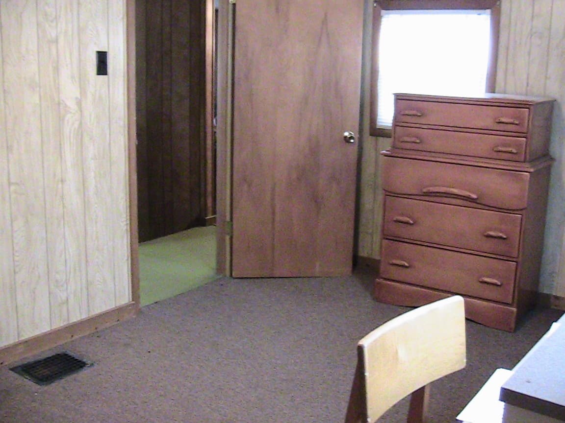 Indiana Apartment: 121 S. 8th St.