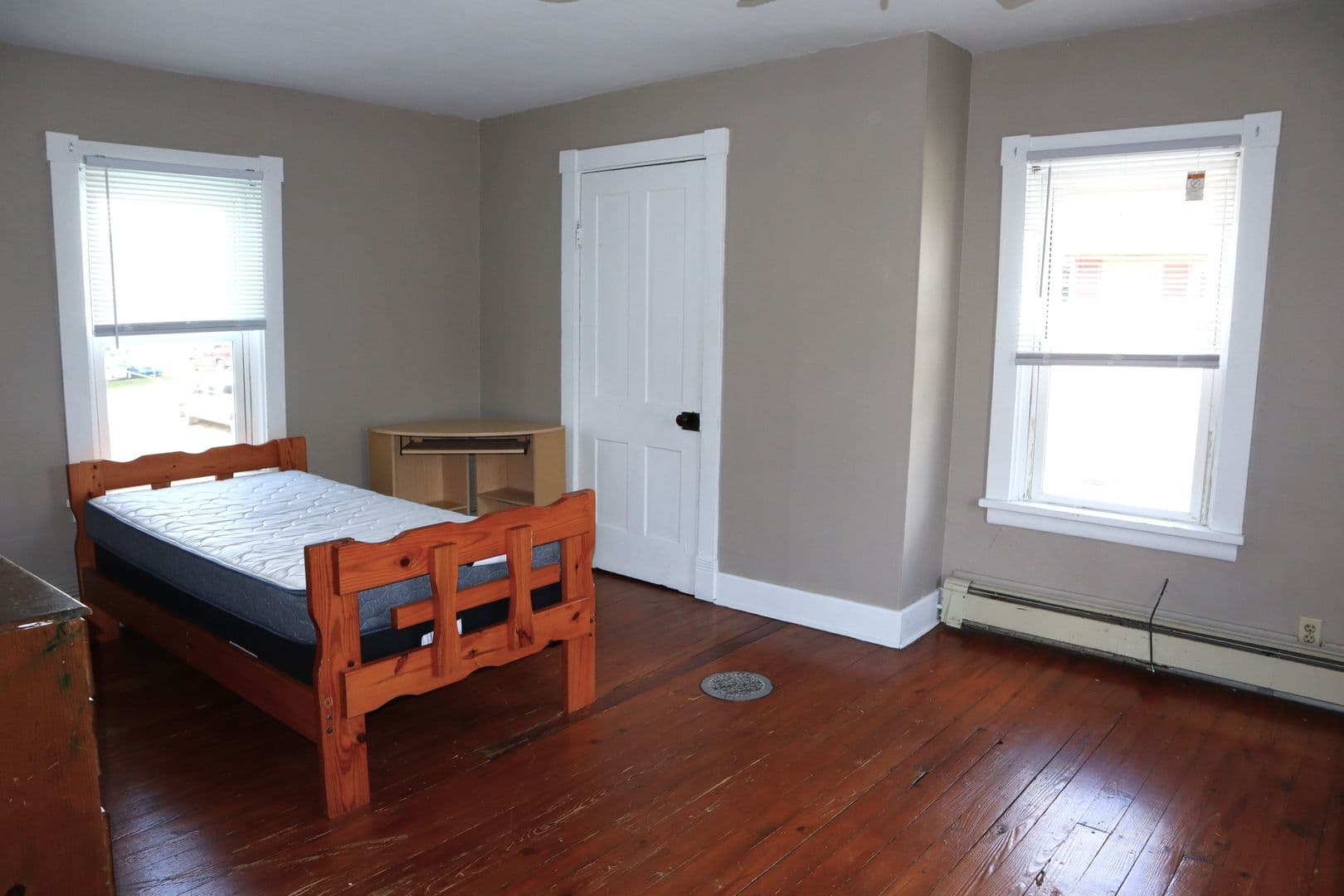 Indiana Apartment: 430 S6th St