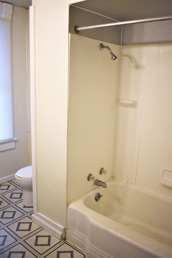 Indiana Apartment: 720-722 Klondyke Ave