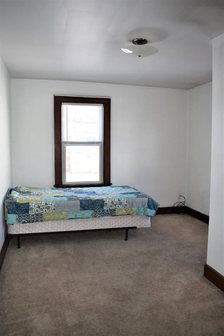 Indiana Apartment: 127 S. 8th St.