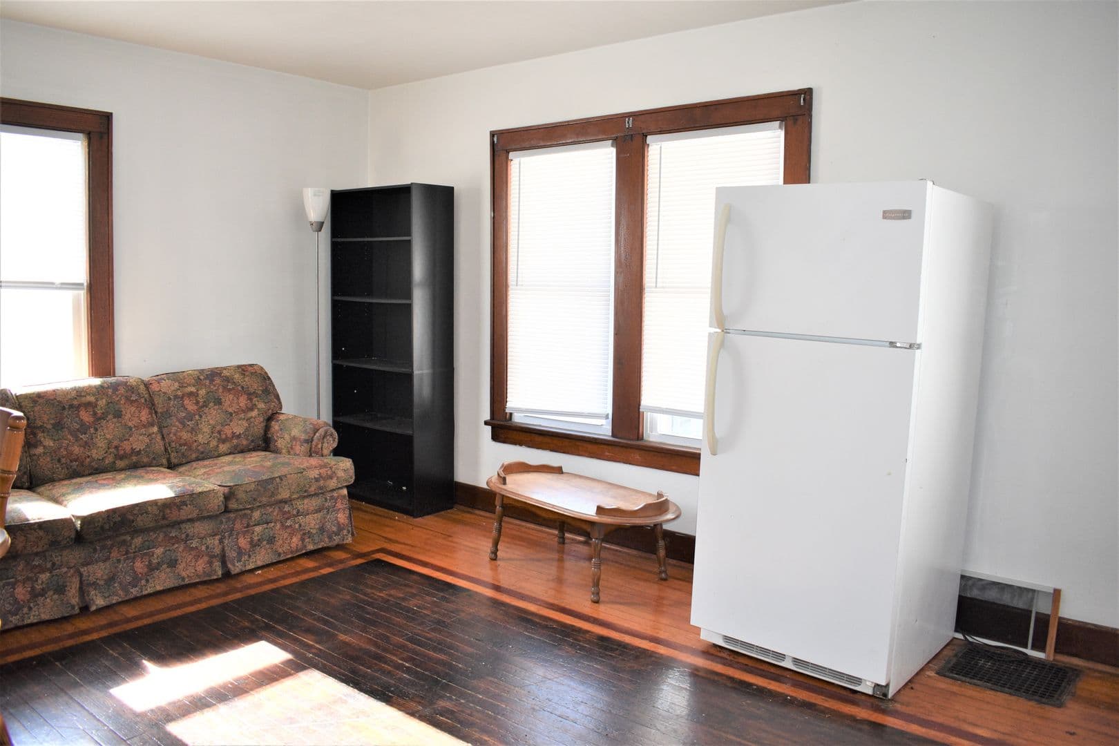 Indiana Apartment: 127 S. 8th St.