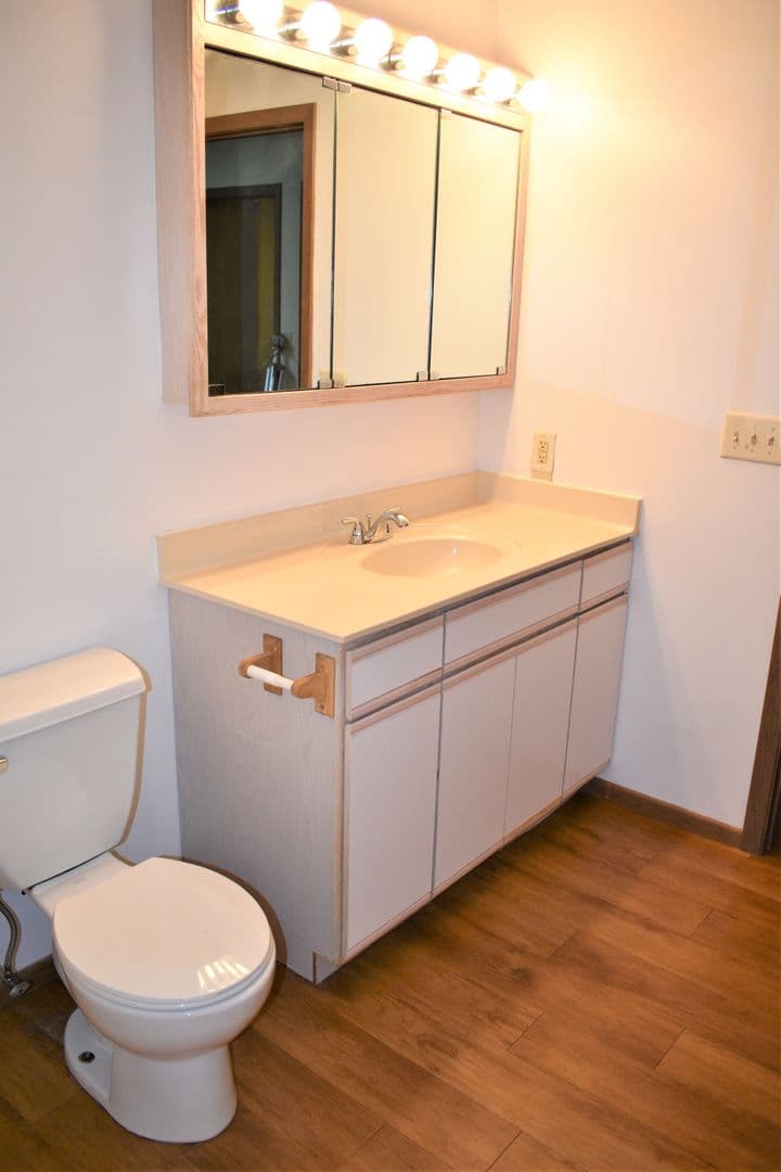 Indiana Apartment: 744 Locust St