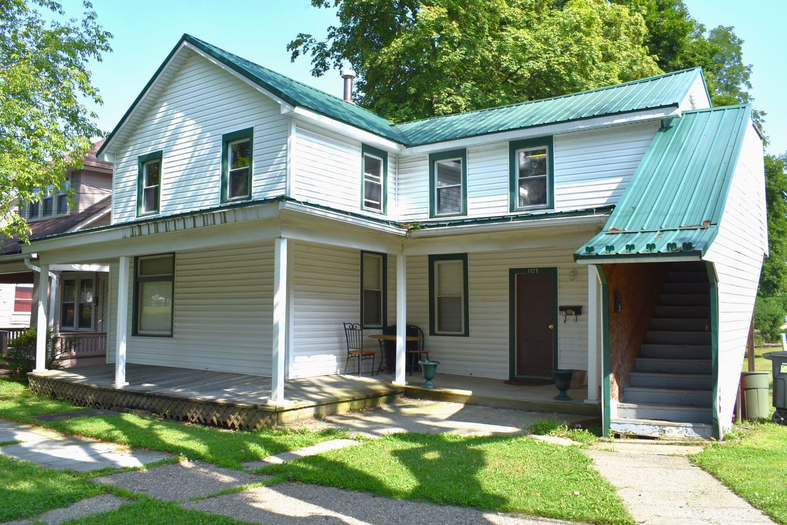 Indiana Apartment: 1029 School St