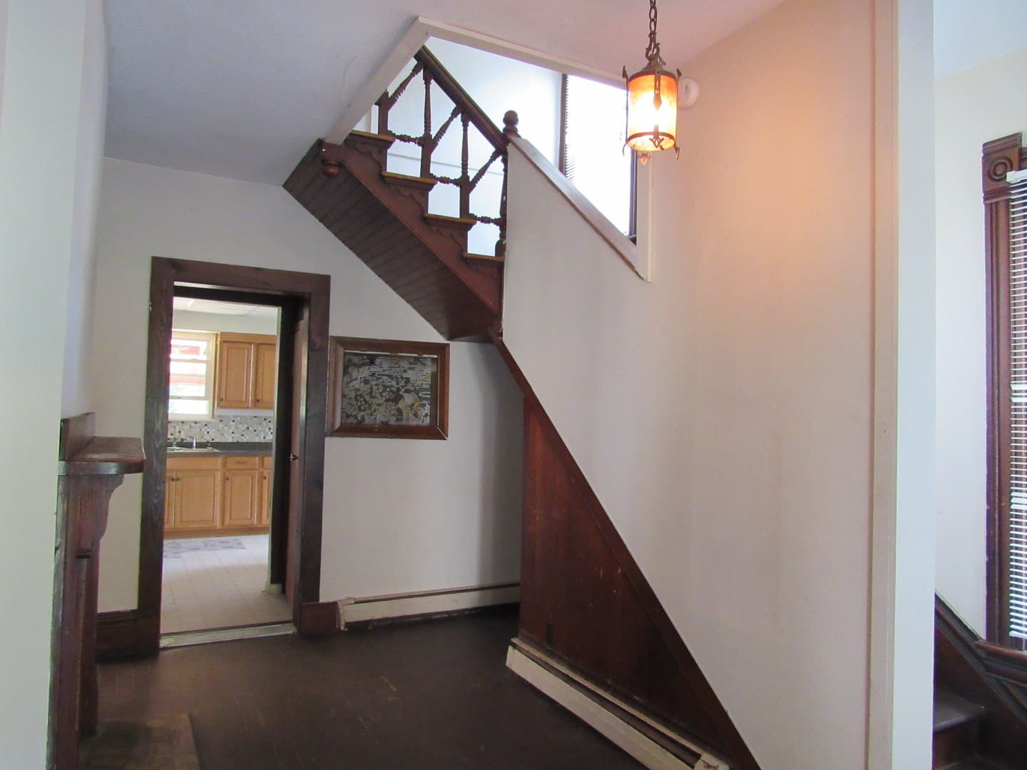 Indiana Apartment: 116 S10th St