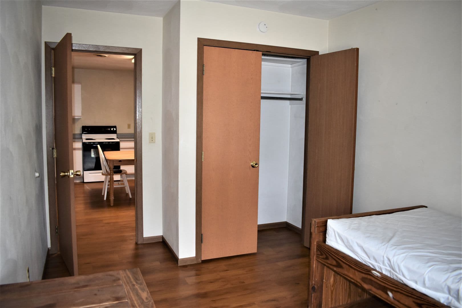Indiana Apartment: 744 Locust St