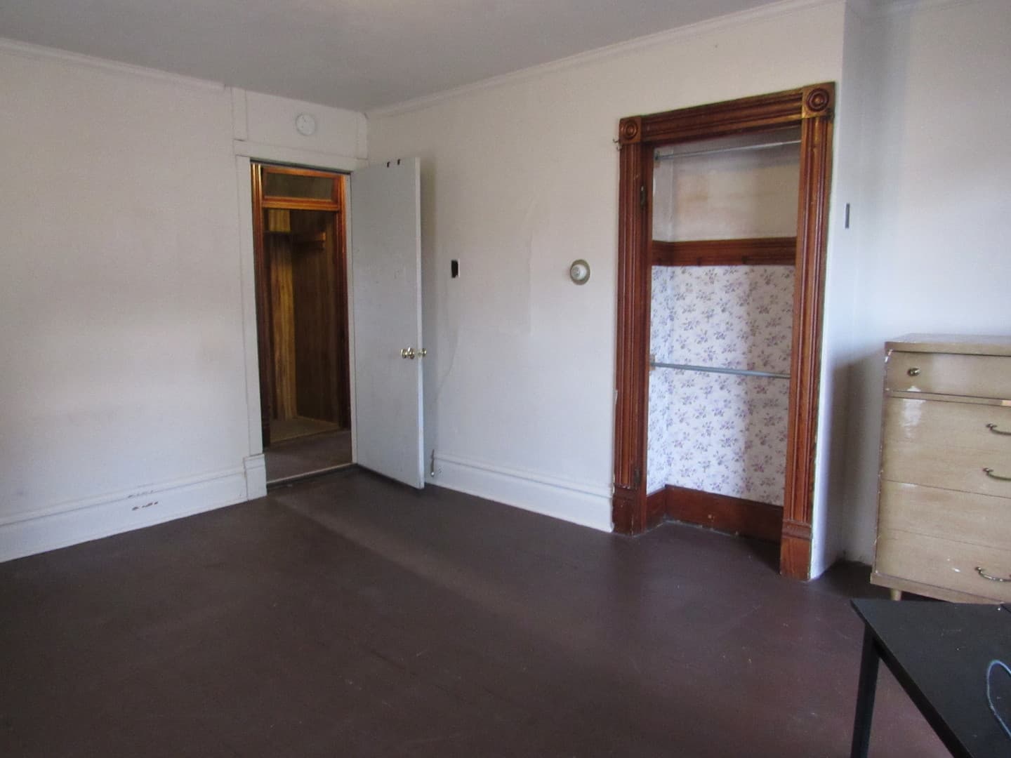 Indiana Apartment: 116 S10th St