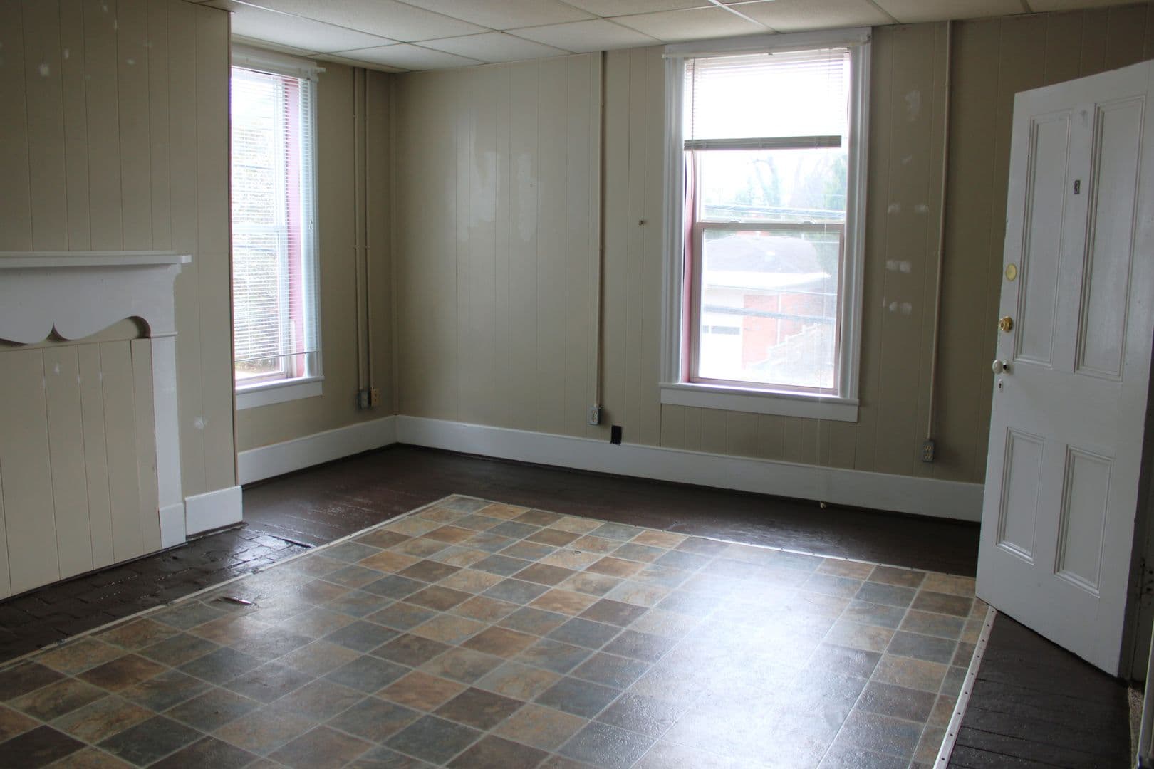 Indiana Apartment: 975 Church St