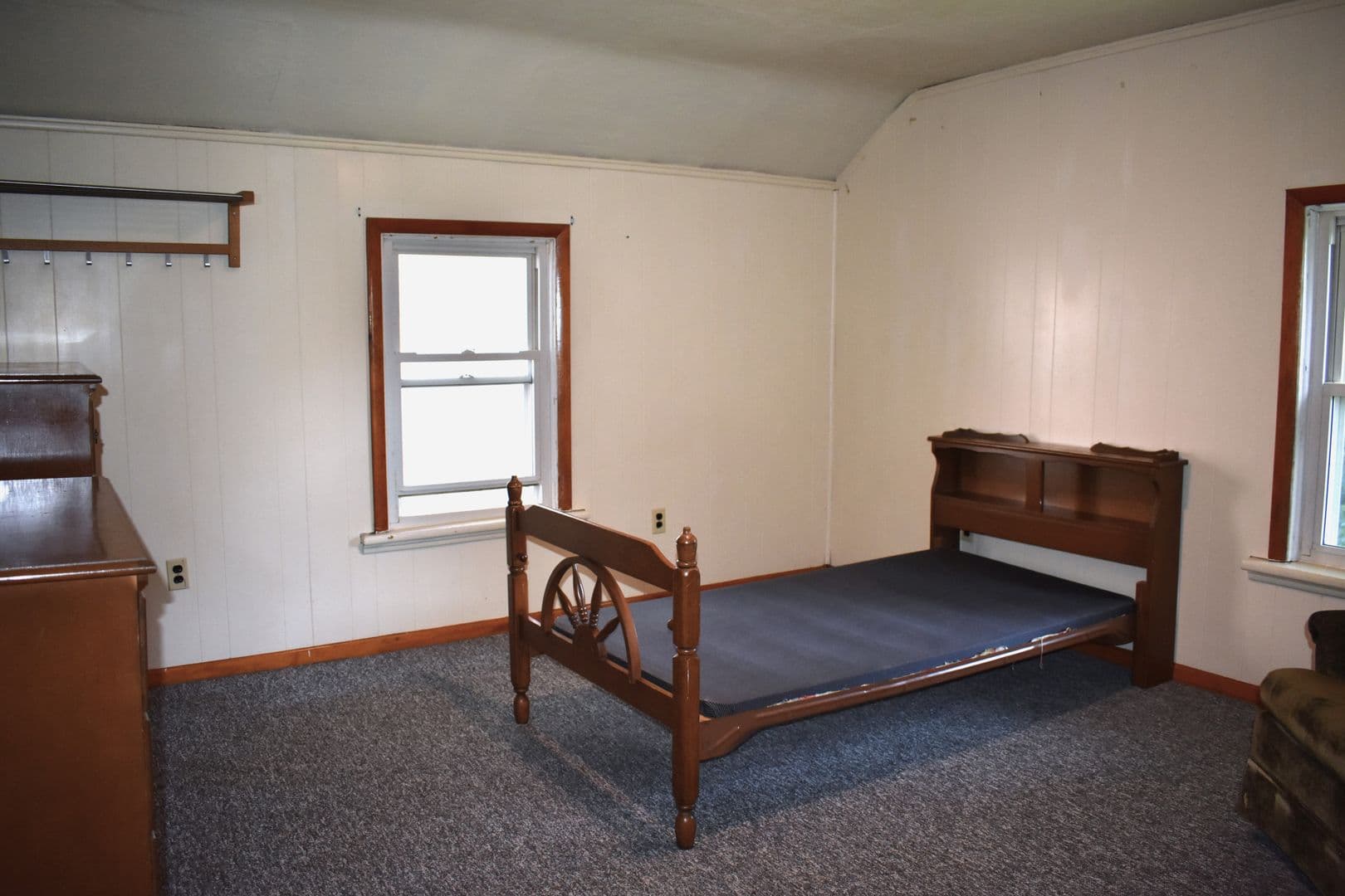 Indiana Apartment: 1029 School St