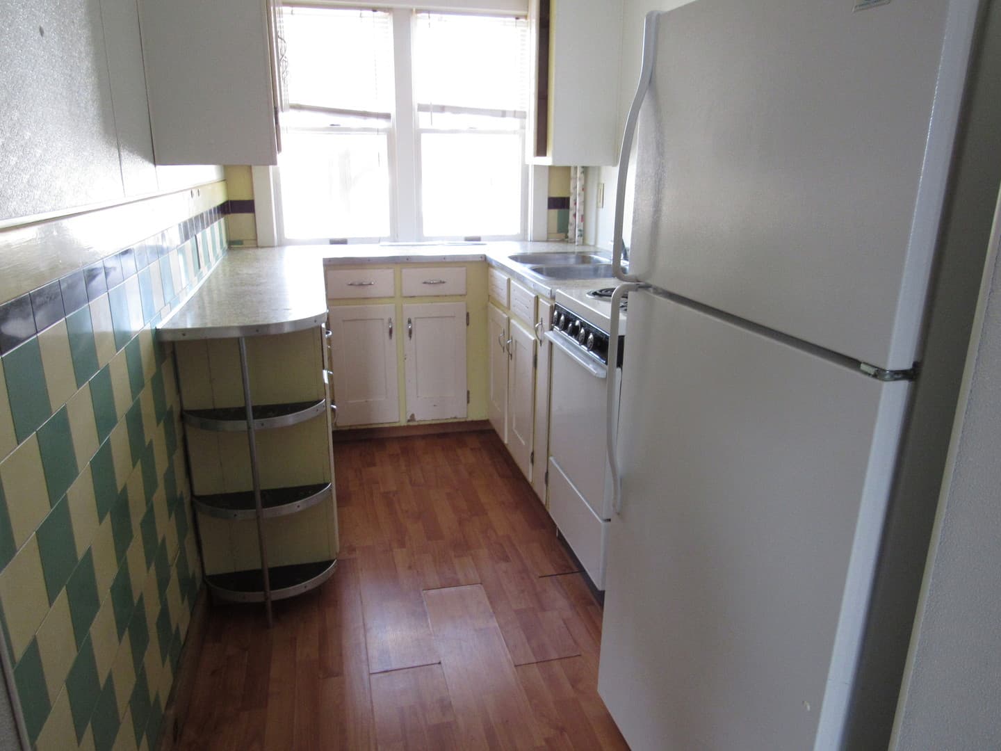Indiana Apartment: 717 apt A-D School St.