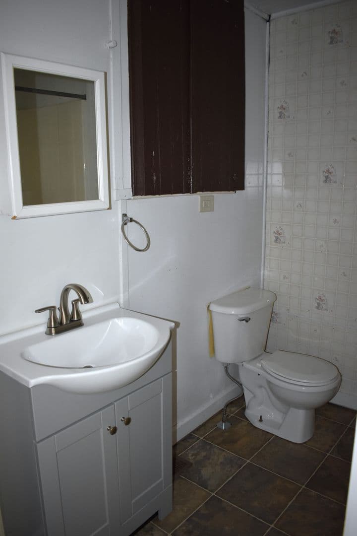 Indiana Apartment: 43 S10th St