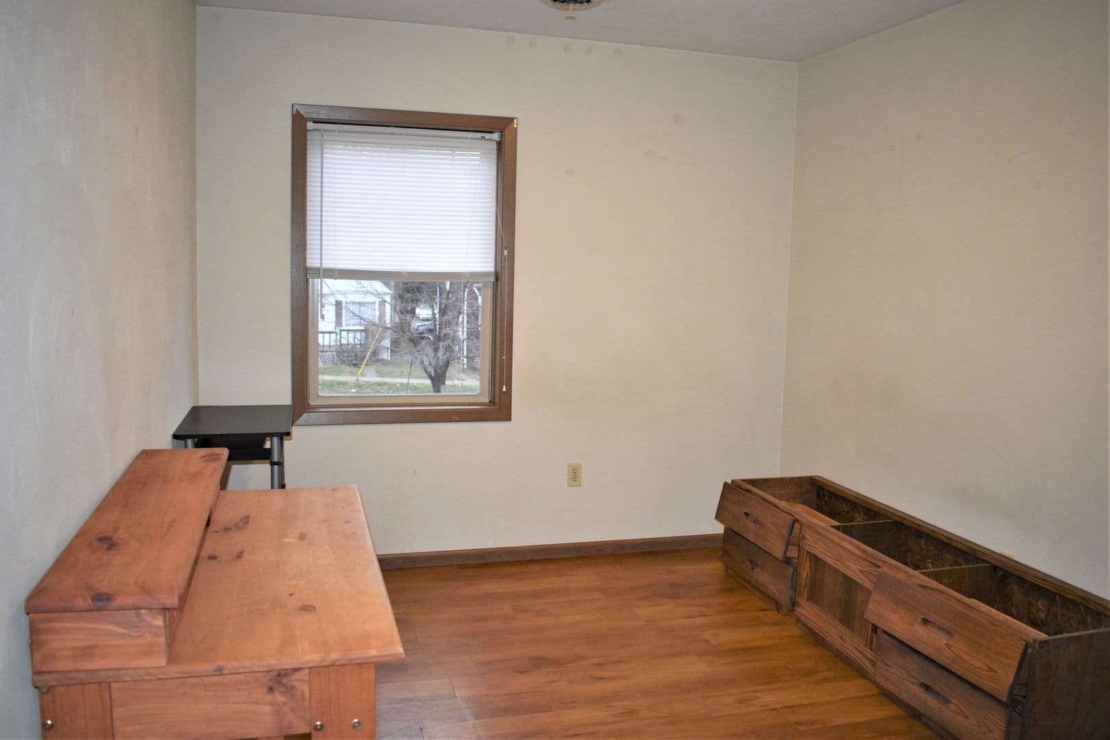 Indiana Apartment: 744 Locust St