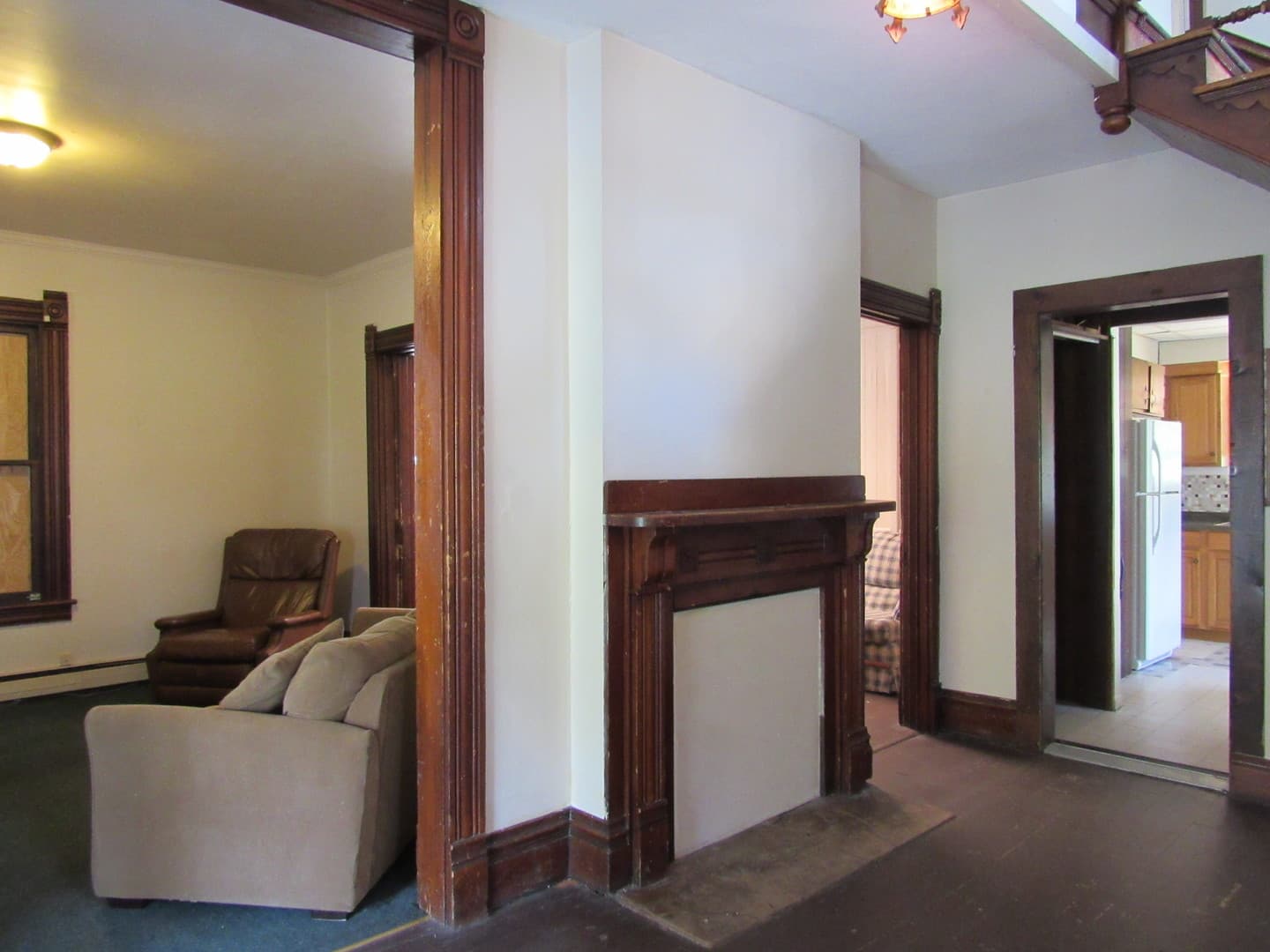 Indiana Apartment: 116 S10th St