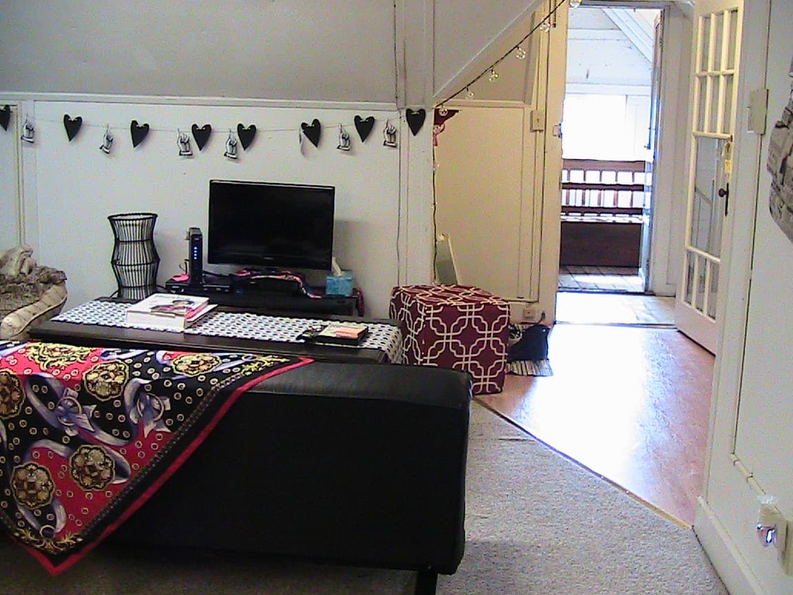Indiana Apartment: 146-150 N. 9th St