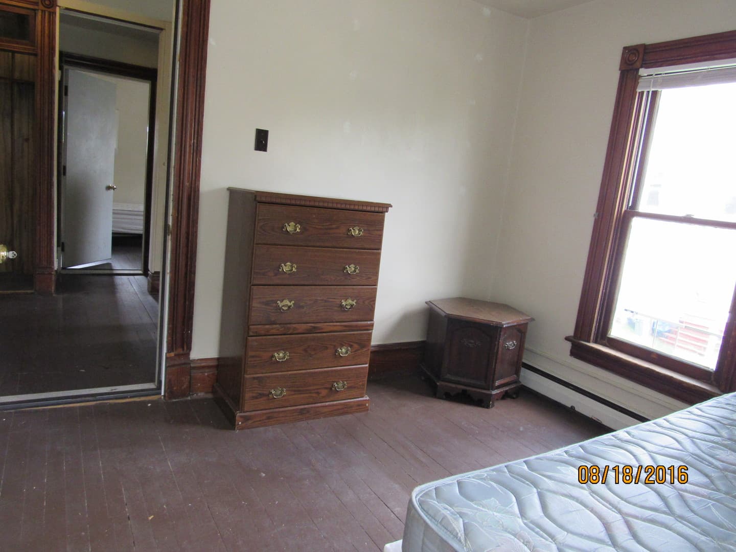 Indiana Apartment: 116 S10th St