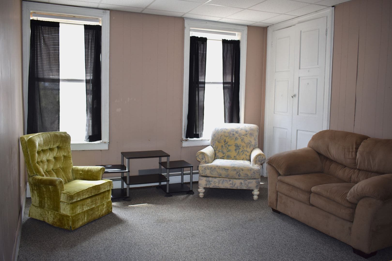 Indiana Apartment: 37 1/2 S 6th St