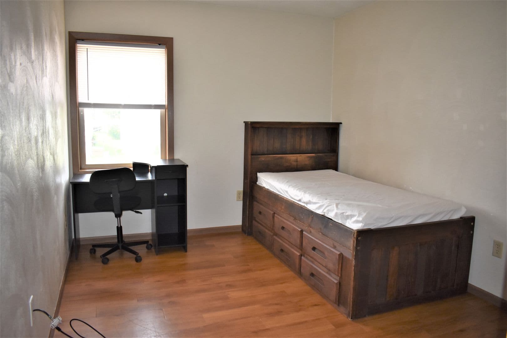 Indiana Apartment: 744 Locust St