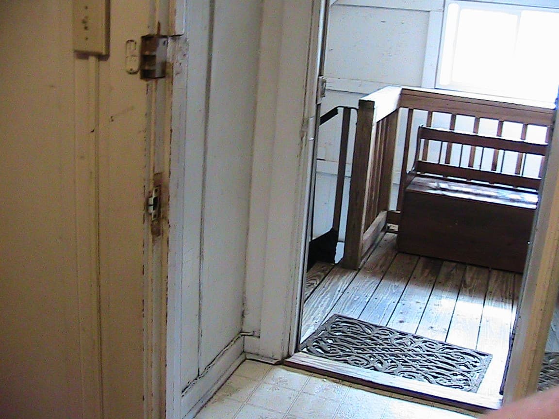 Indiana Apartment: 146-150 N. 9th St