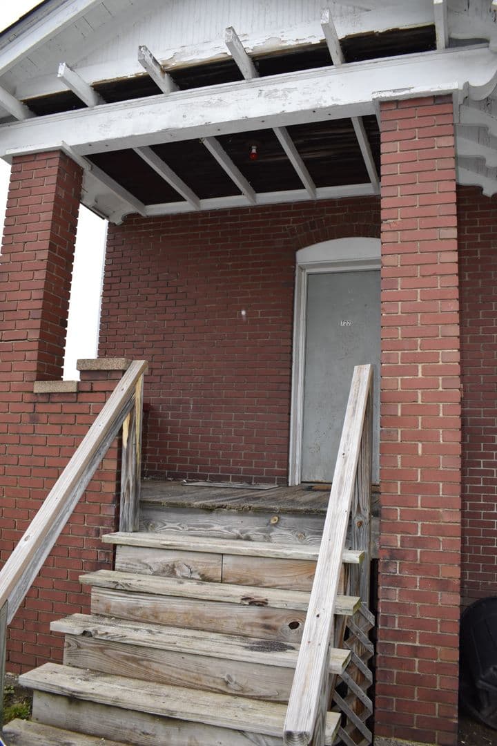 Indiana Apartment: 720-722 Klondyke Ave