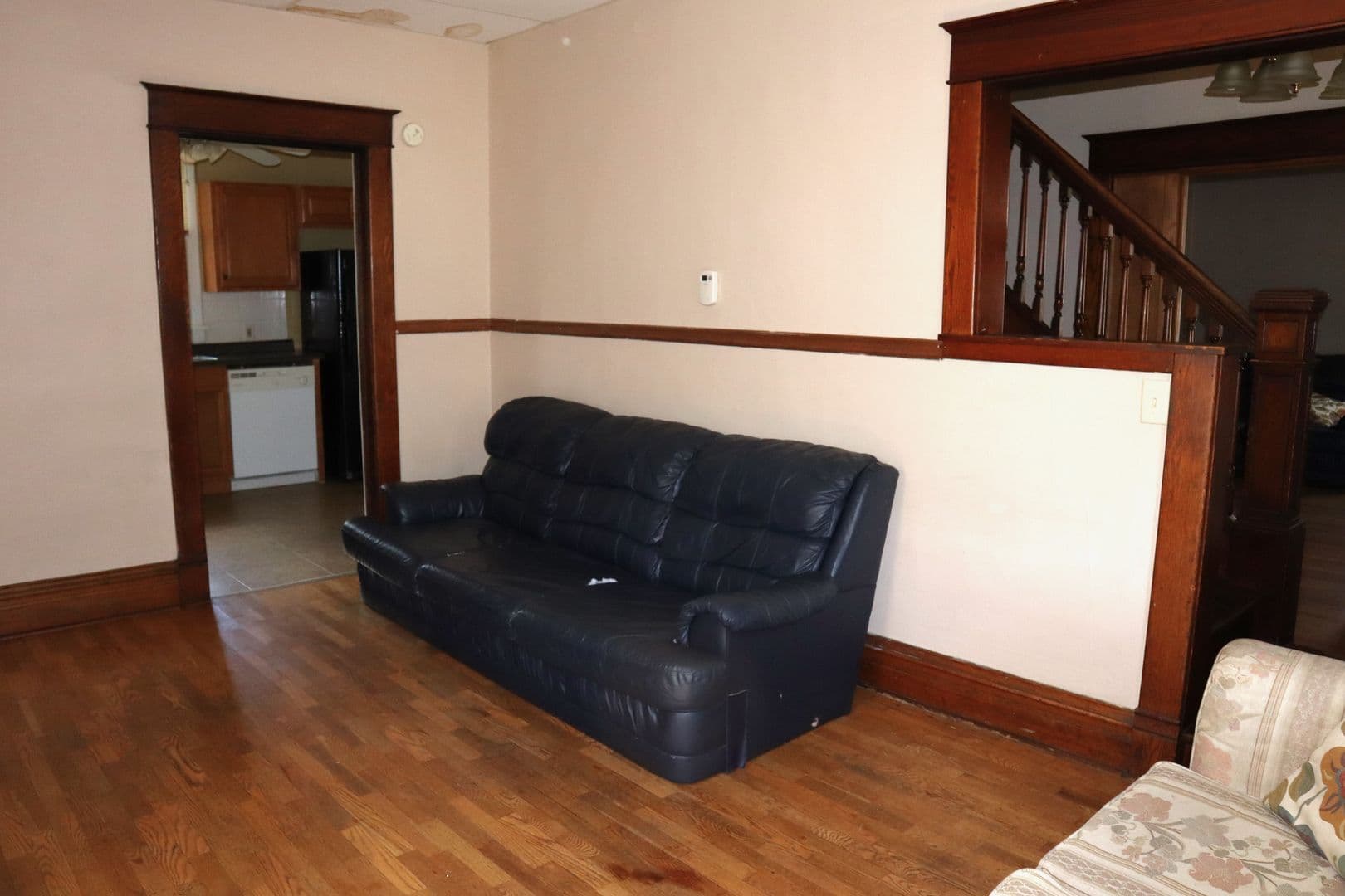 Indiana Apartment: 430 S6th St