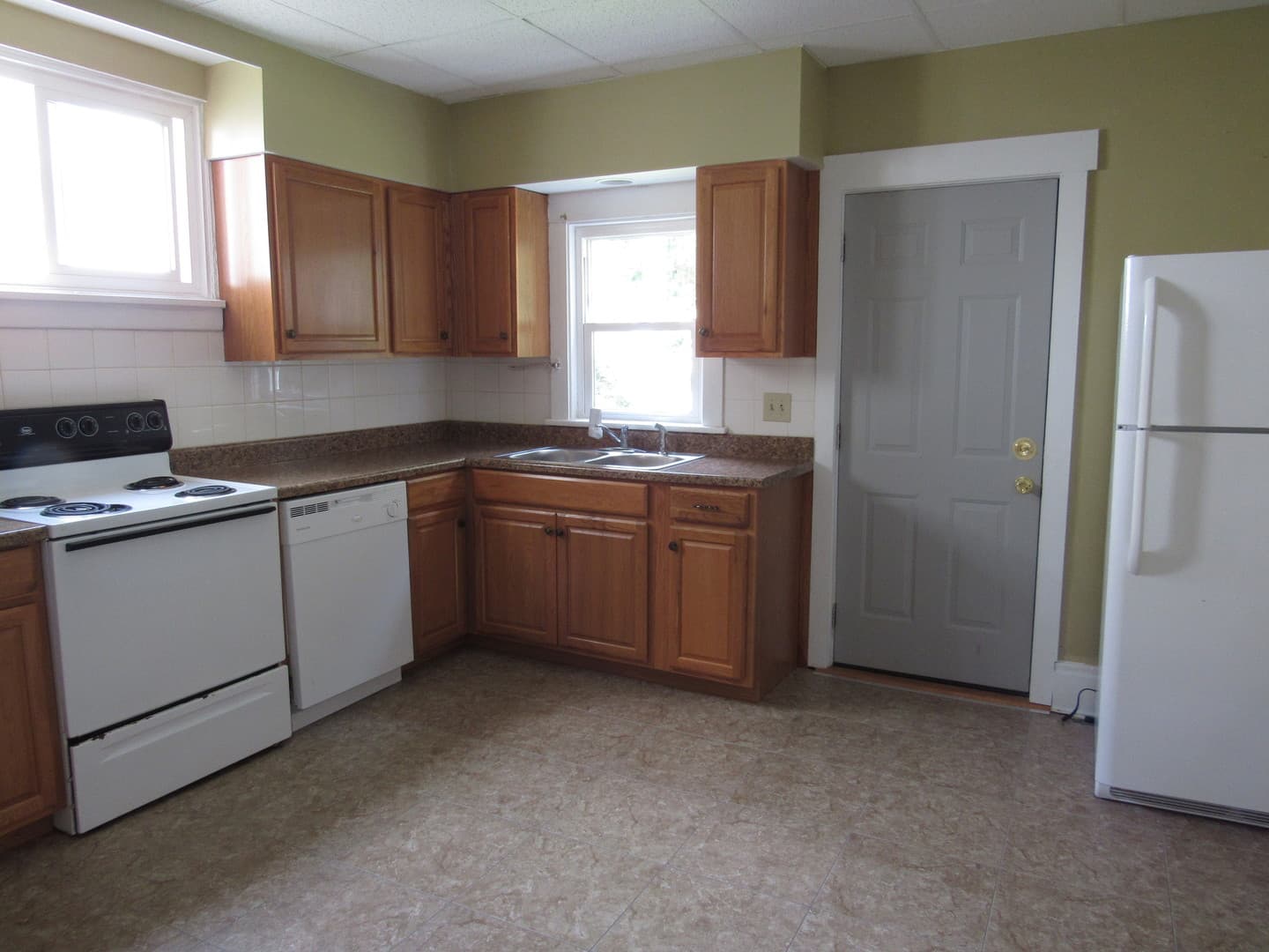 Indiana Apartment: 43 S10th St