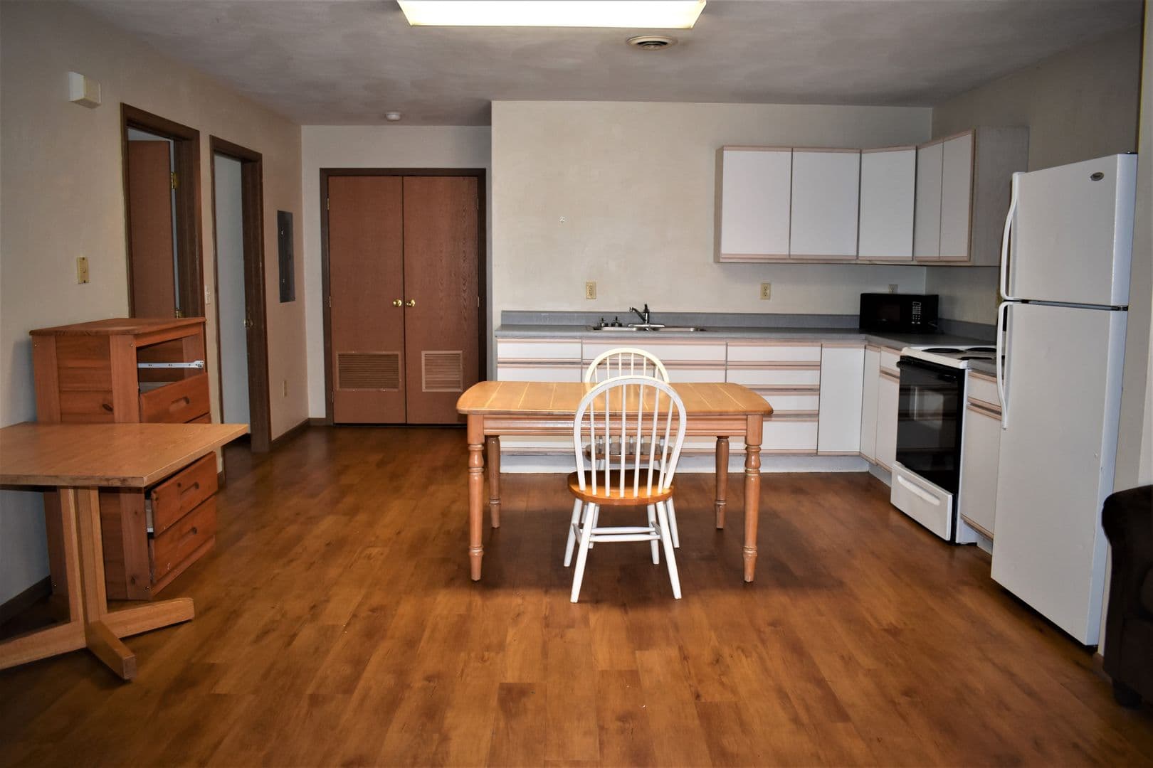 Indiana Apartment: 744 Locust St