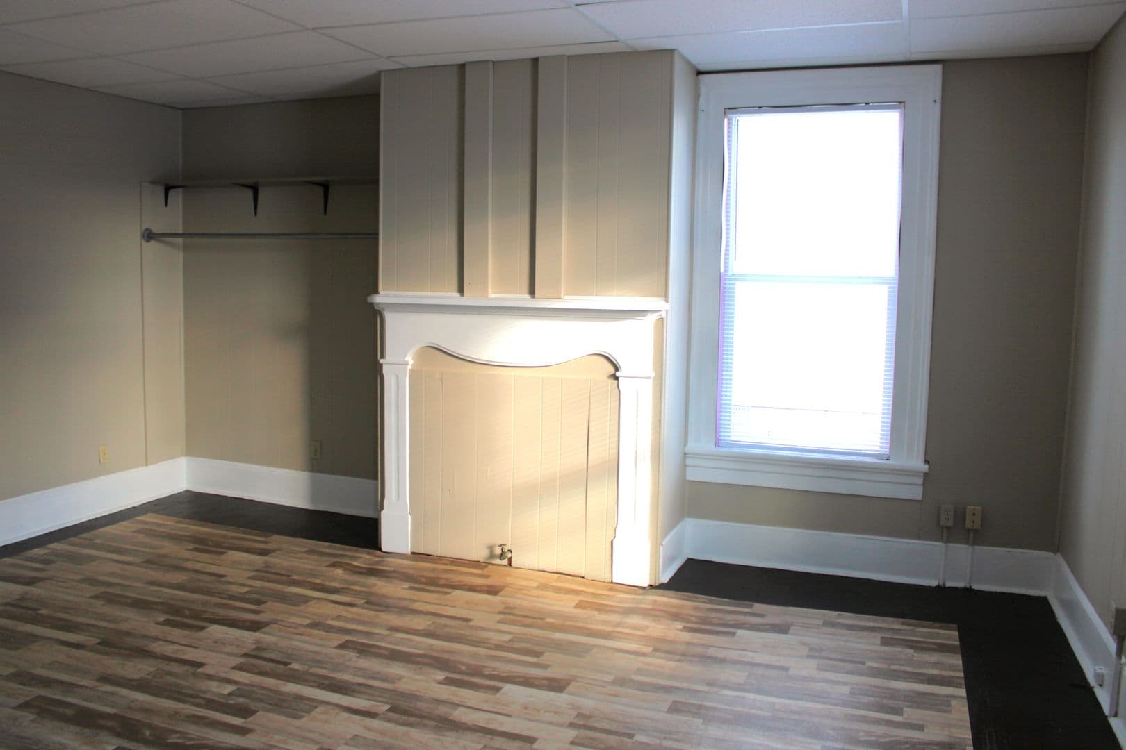 Indiana Apartment: 975 Church St