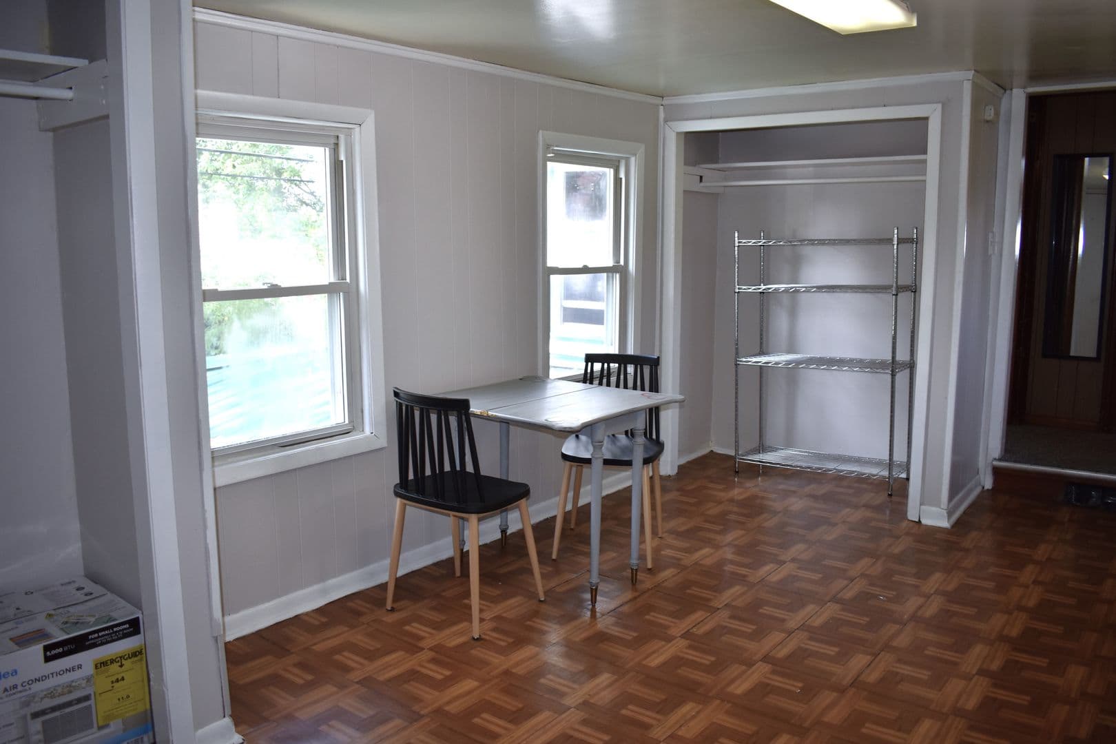 Indiana Apartment: 1029 School St