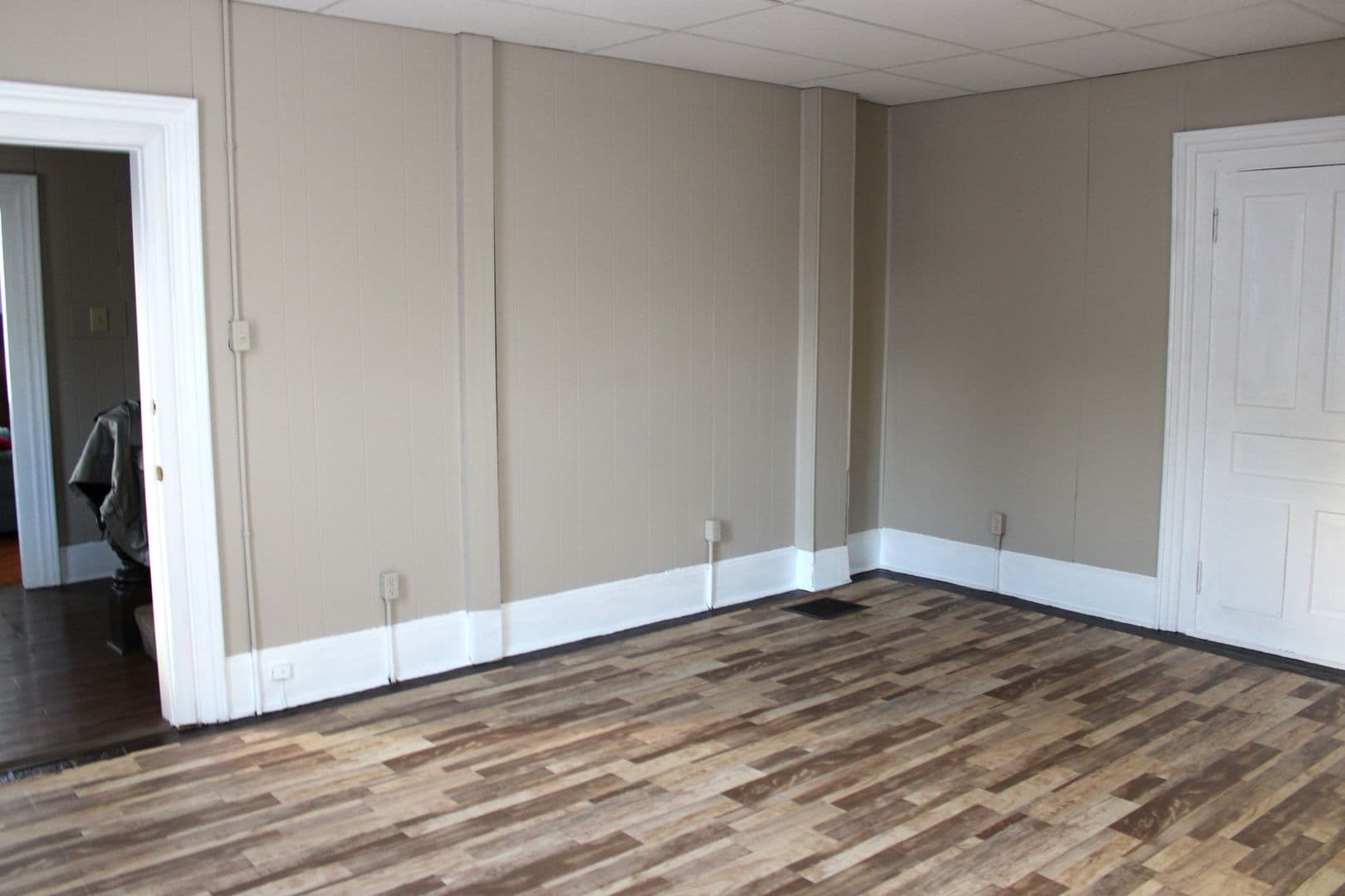 Indiana Apartment: 975 Church St