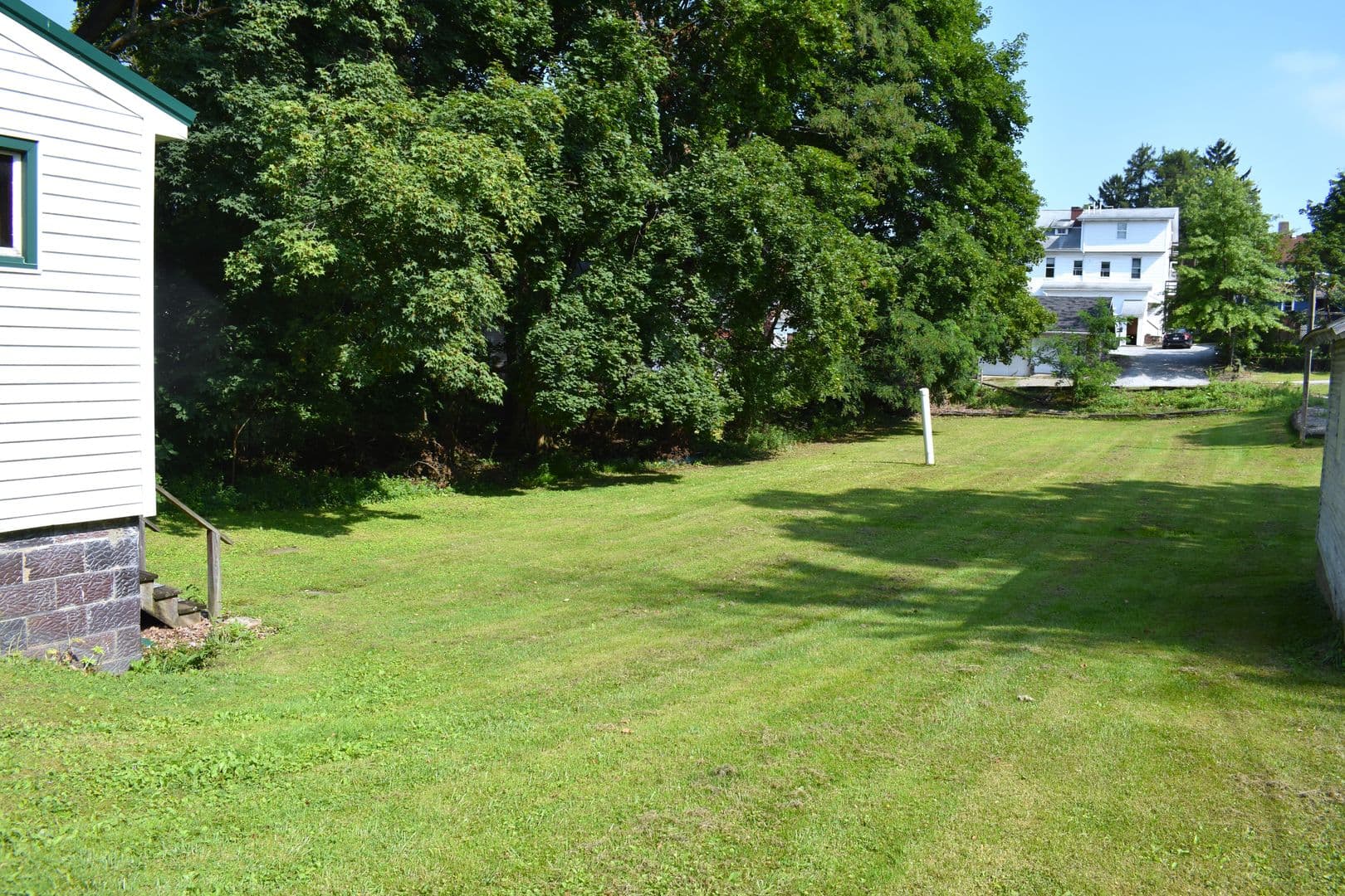 Indiana Apartment: 1029 School St